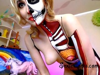 Bodypainted bionda pollastrella masturba - sexiecams.com