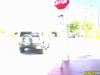 Seks posnetek v na avto milf