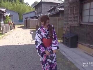 Maki horiguchi poletje goli yukata zmenkarije 1-caribbeancom | sex