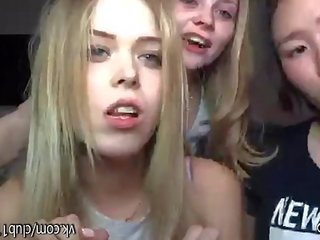 [Periscope] Three lesbians making out