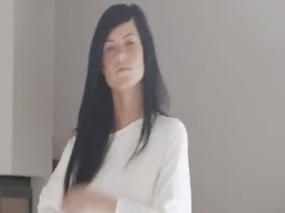 Unic blackhaired femeie cu pistrui