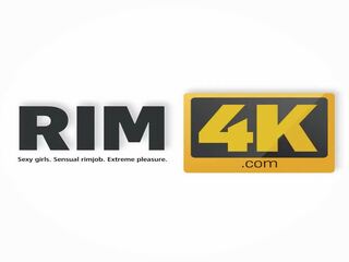 Rim4k marta iubește pentru push ei tongues în fund de norocos